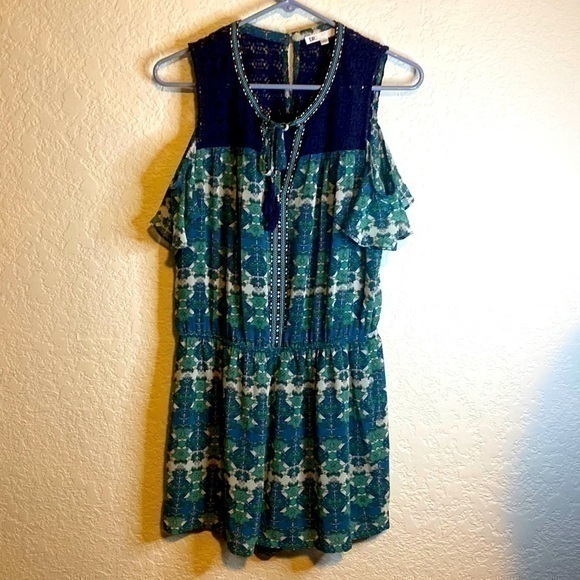 Dr 2 Boho Romper, Embroidered Soft, Flowing Size Medium